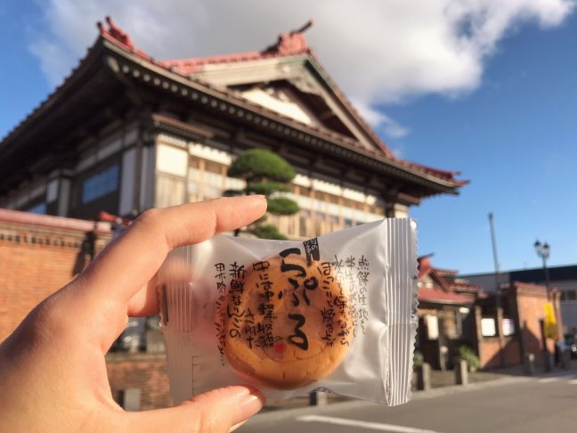 「旅するらぷる」第四回。太宰治記念館「斜陽館」に行きました。 | しかないせんべい